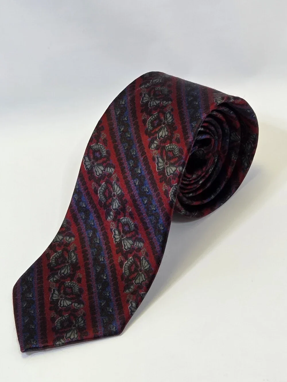 Vintage Yves Saint Laurent 100% Silk Skinny Burgundy Floral Designer Tie